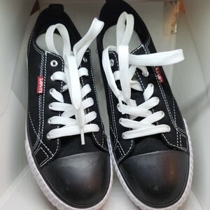 Levi's Classic Black Canvas Sneakers